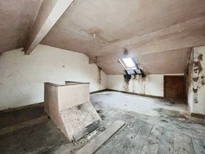 Loft room- click for photo gallery